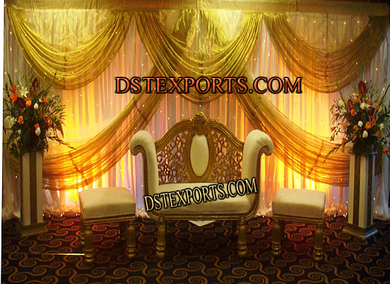 WEDDING SOFA SET WITH STYLISH BACKDROP