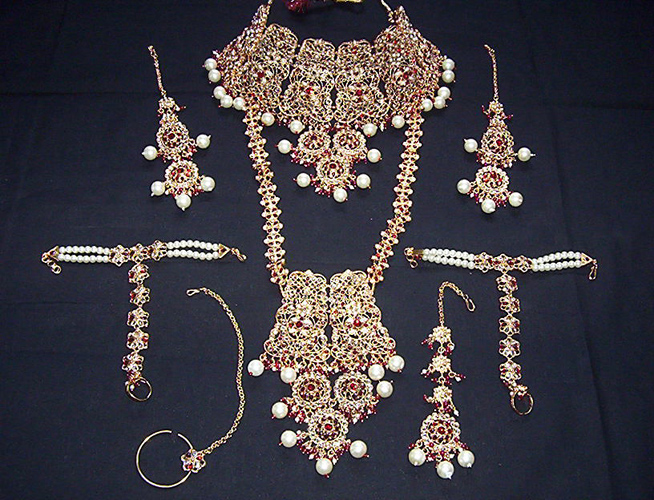 INDIAN WEDDING JEWELRY SET