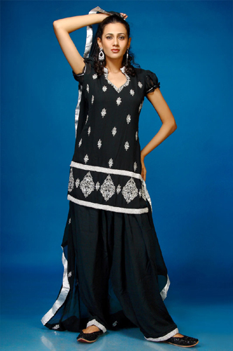 WEDDING BLACK PATIALA SALWAR KAMEEZ