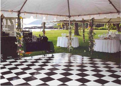 WEDDING BLACK AND WHITE DANCE FLOOR