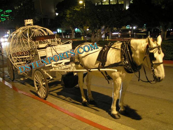 WEDDING BEAUTY CINDERALA CARRIAGE