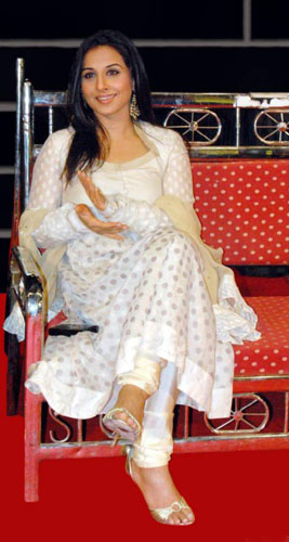 VIDYA BALAN DESIGNER WHITE SUIT