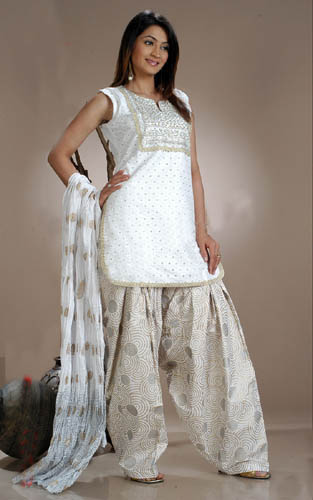 NEW FASHION WHITE SALWAR KAMEEZ