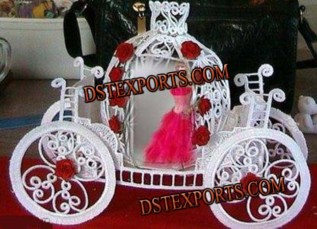 BEAUTIFUL BRIDE CINDERELLA CARRIAGE