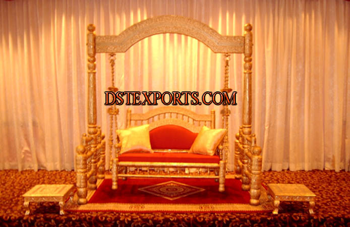 WEDDING STYLISH GOLD JHULA