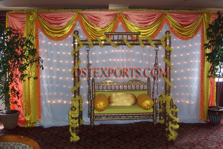 INDIAN WEDDING GOLDEN JHULA