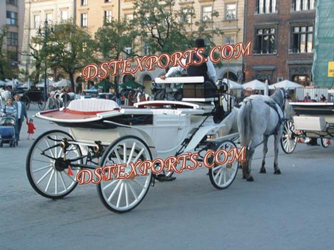 WHITE VICTORIA GRANDE CARRIAGE