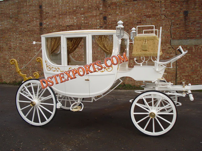 ROYAL GOLD HORSE DRAWN CARRIAGE