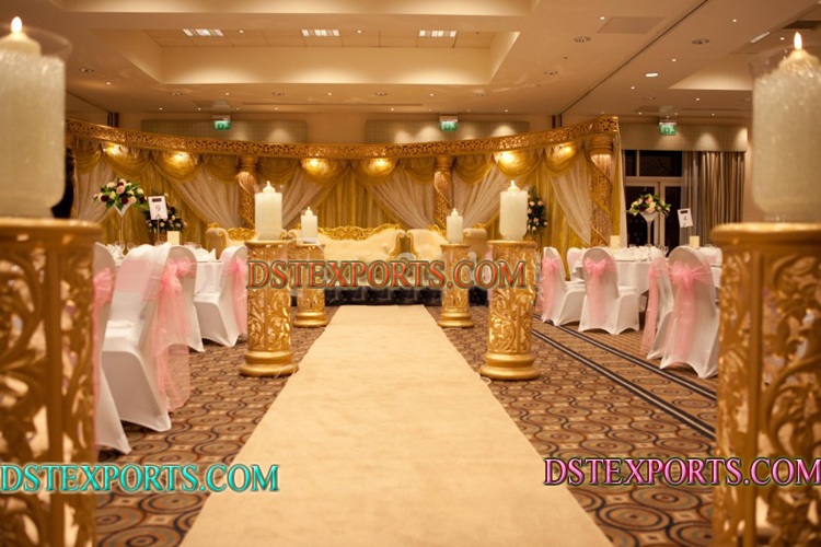 WEDDING HALL AISLEWAY GOLDEN PILLARS