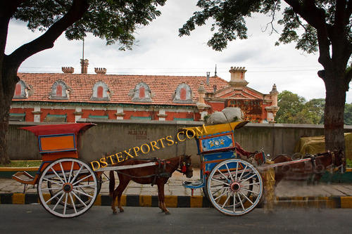 SMALL PONY DRAWN CARRIAGE