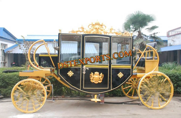 STYLISH ROYAL FAMILY CARRIAGES