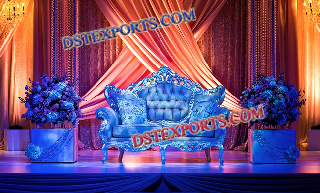 ROYAL WEDDING LOVE SEATER