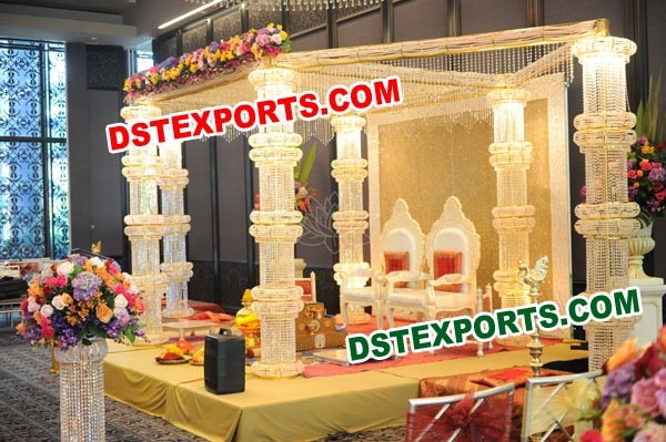 WEDDING SIX CRYSTAL PILLAR MANDAP