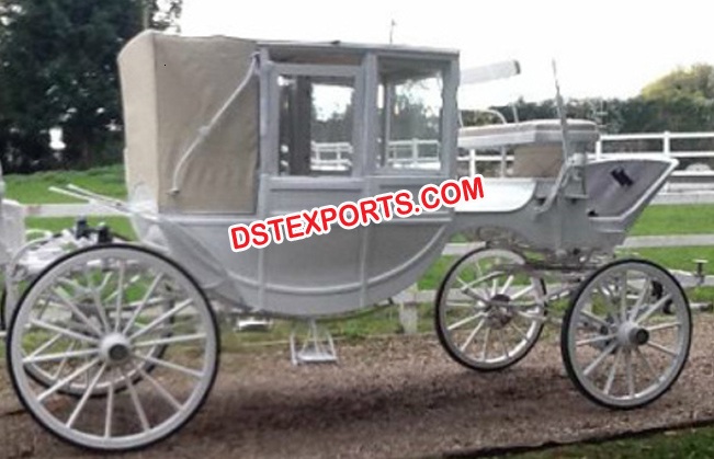 ELEGENT HORSE DRAWN CARRIAGE