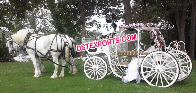 CINDERELA HORSE DRAWN CARRIAGE