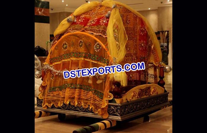 Simple Wedding Wooden Doli