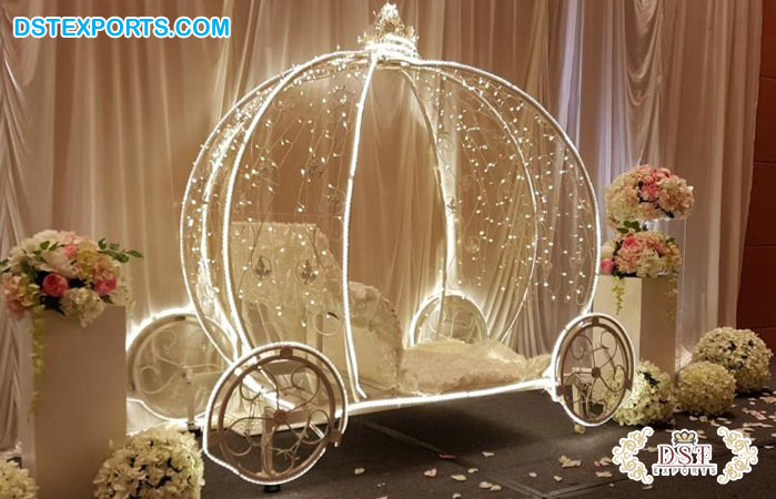 Lighted Cinderella Carriage for Christmas Wedding