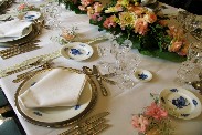 BANQUET HALL TABLE CLOTHES & NAPKINS