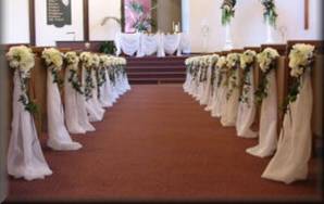 DECORATED WEDDING AISLE PILLARS