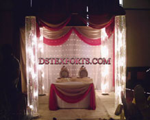 WEDDING CRYSTAL PILLAR STAGE