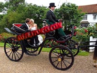 WEDDING BLACK VICTORIA CARRIAGE