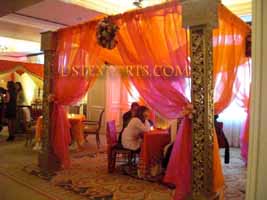 WEDDING WOODEN CARVED PILLARS