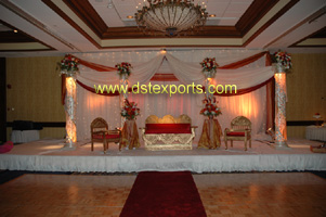 ASIAN WEDDING STAGE WITH FIBER CRYSTAL PILLARS