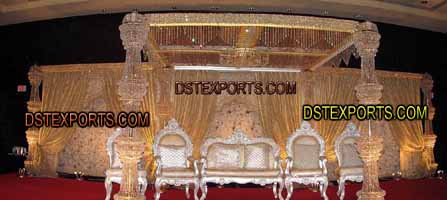 WEDDING CRYSTAL PILLARS STAGE