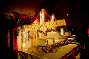 WEDDING LIGHTED CRYSTAL PILLAR STAGE