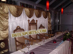 WEDDING STAGE WHITE GOLDEN BACKDROP