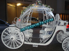 WHITE BEAUTY CINDERALLA HORSE CARRIAGE