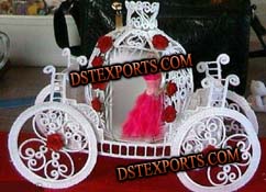 BEAUTIFUL BRIDE CINDERELLA CARRIAGE