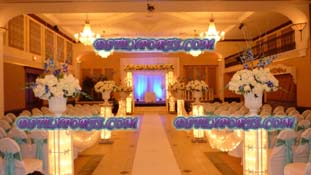 WEDDING AISLEWAY LIGHTED CRYSTAL PILLARS