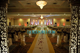 GOLDEN LIGHTED AISLEWAY PILLARS
