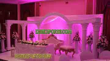 ENGLISH WEDDING WHITE STAGE SET