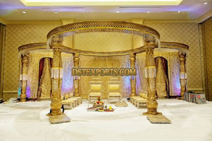 WEDDING GOLDEN BOTTLE MANDAP