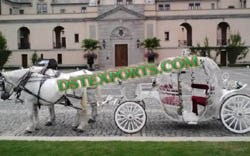 ENGLISH WEDDING CINDERALA HORSE CARRIAGE