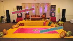 BEAUTIFUL MUSLIM MEHANDI STAGE SET