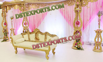 EXCLUSIVE WEDDING WOODEN STAGE