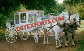 WEDDING CINDERELLA COVERED CARRIAGE