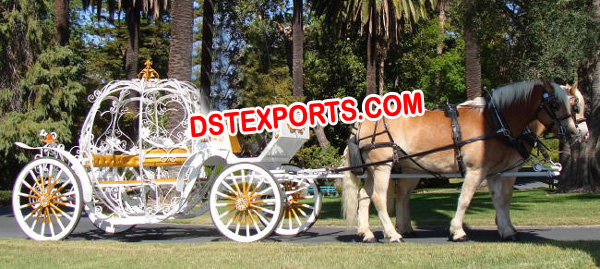 CINDERELLA HEART HORSE CARRIAGE