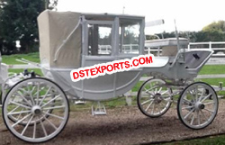 ELEGENT HORSE DRAWN CARRIAGE