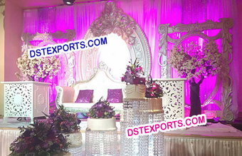 Stylish Canadian Wedding Stage Decorations
