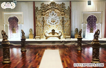 Traditional�South Asian Wedding Stage Setup